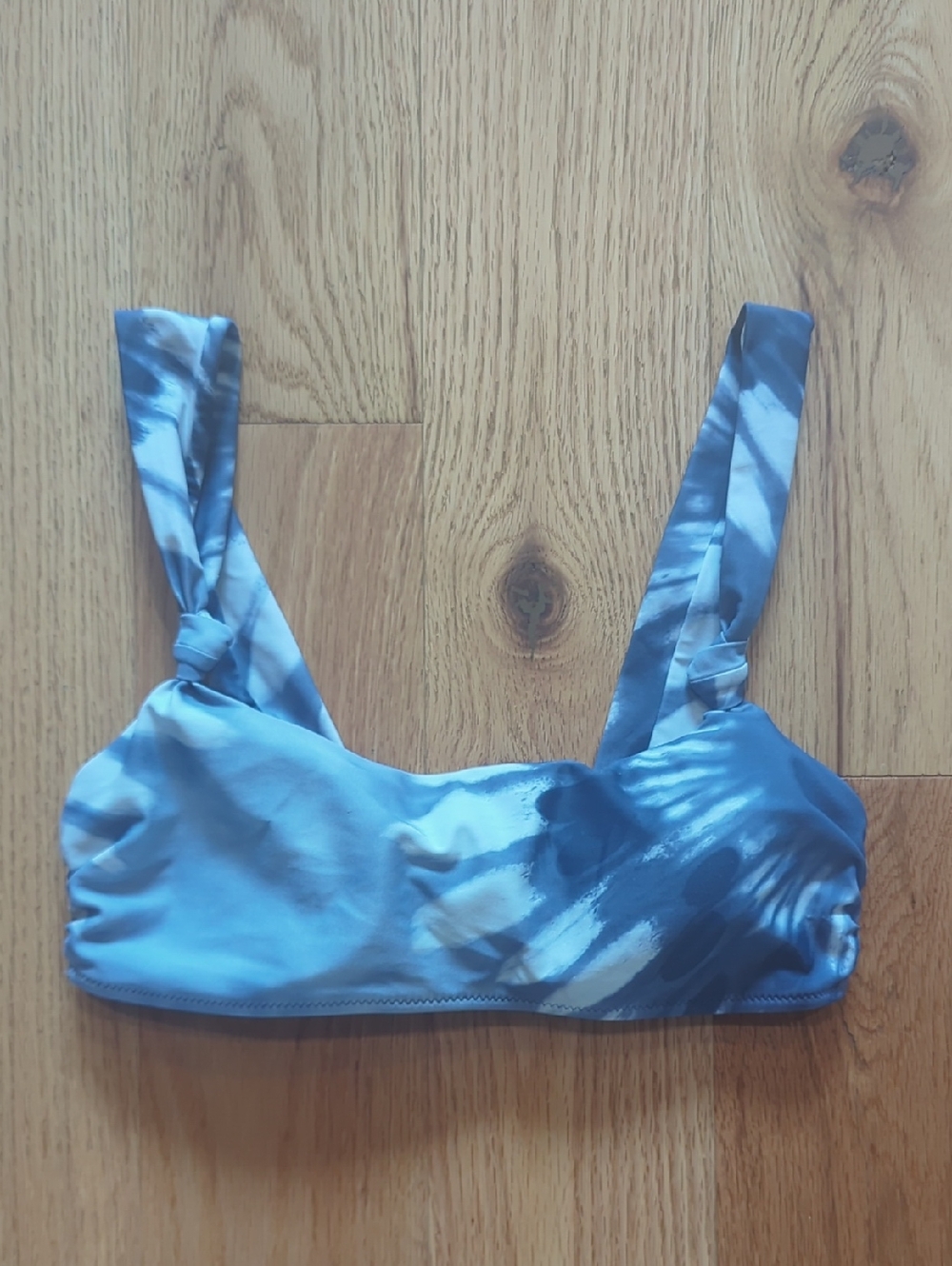 aerie. Tie-Dye Print Bikini Top. Size Small.